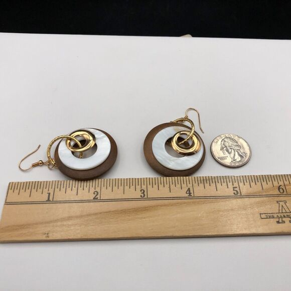 Charles Klein Earrings MOP Mother of Pearl Wood Gold Tone Boho Drop Disc Dangles - Picture 6 of 6